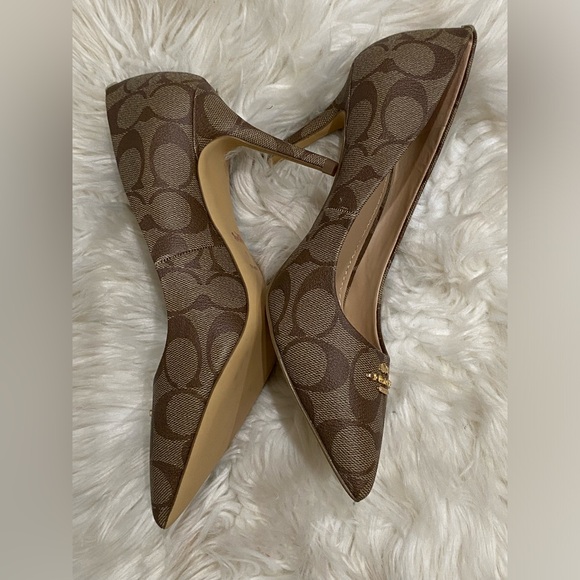 COACH NEW HEELS. - Picture 2 of 10